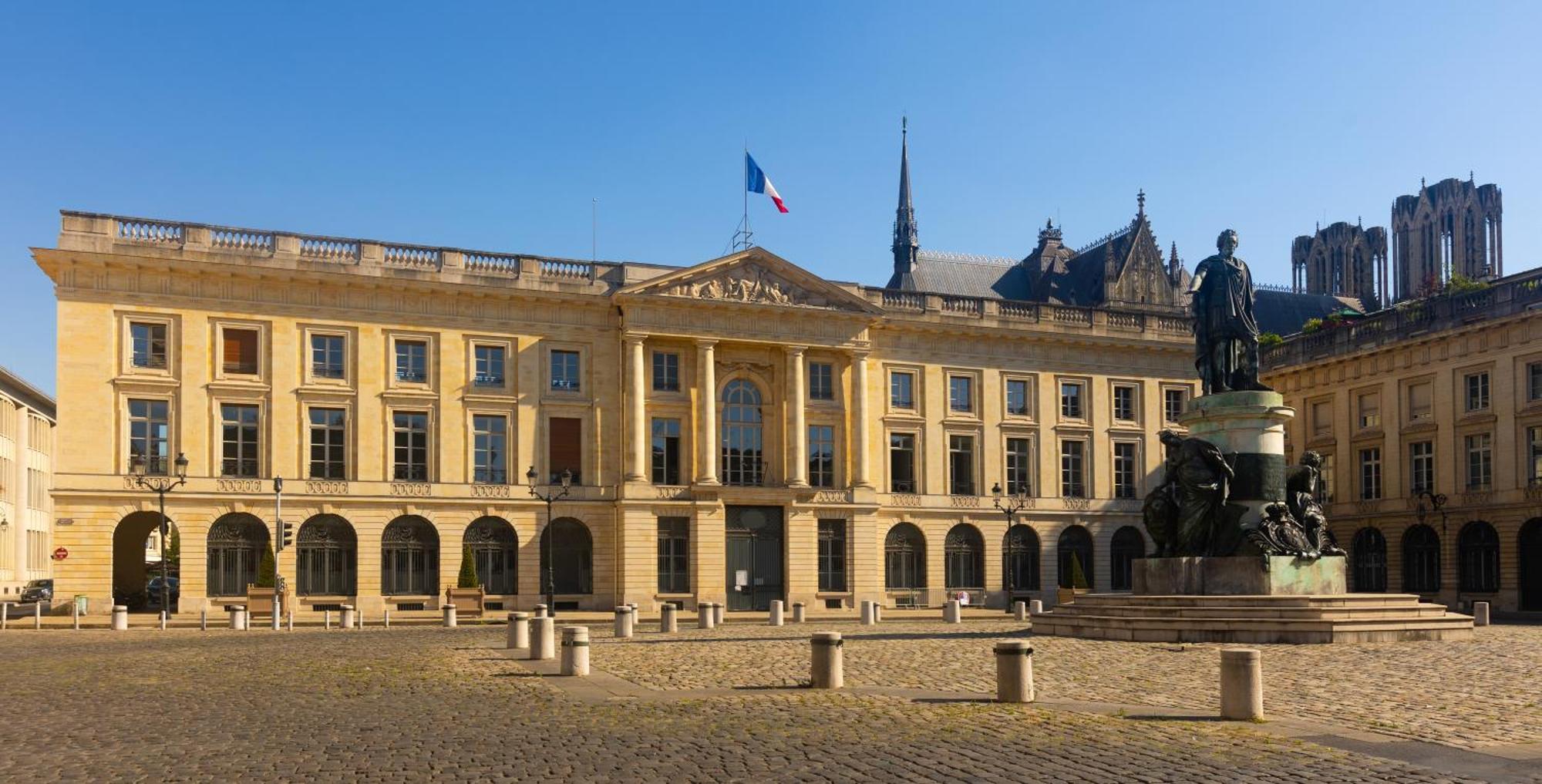 L'Haussmannien - Spacieux 4 Chambres - Centre - Gare Реймс Екстериор снимка